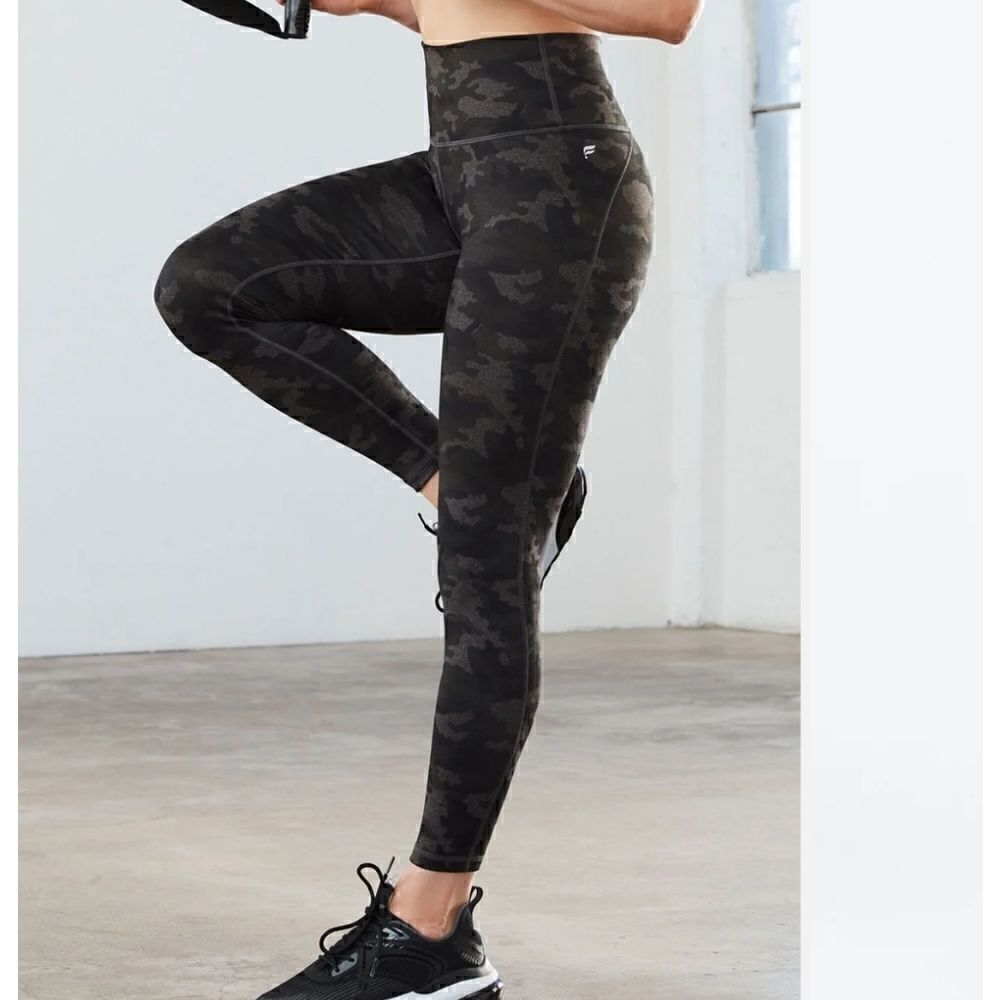 Fabletics Define High-Waisted 7/8 Legging charcoal camo size XS